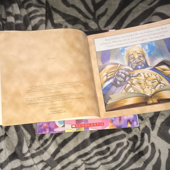 Bundle of 3 LEGO books 📚 scholastic/ Disney - Picture 3 of 5